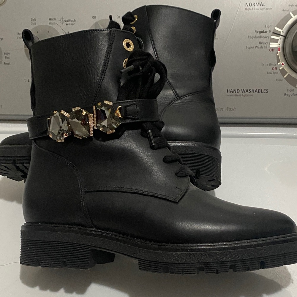 Marc Cain Black Leather Ankle Boots